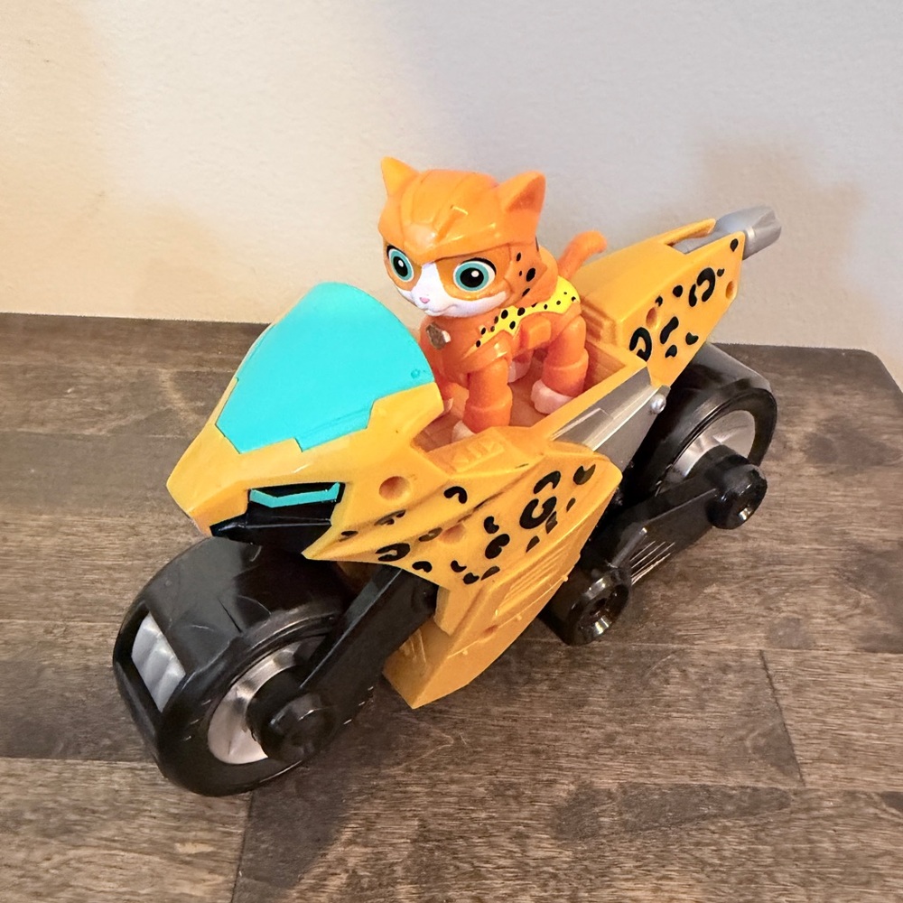 Paw Patrol Wild Cheetah Cat with Motobike- cat pack